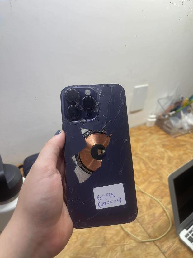 iPhone 14 Pro Max vidro traseiro quebrado